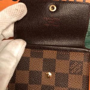 Louis Vuitton Card Holder!